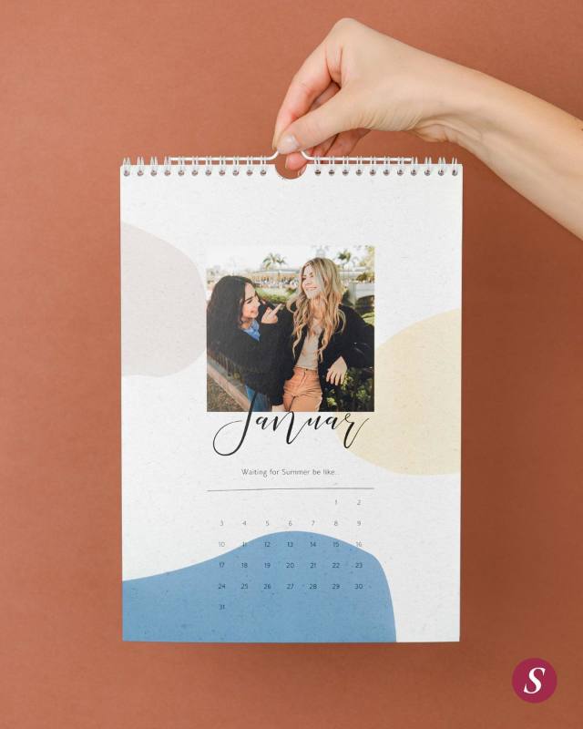 Sie macht dein Leben besonders, hat immer ein offenes Ohr und die verrcktesten Ideen - Deine beste Freundin.  Sie hat ein Weihnachtsgeschenk verdient, das so einzigartig ist wie sie selbst und so wertvoll wie Eure Erlebnisse zusammen. Mach ihr zum Weihnachtsfest eine Freude mit hochwertigen, personalisierten Fotogeschenken oder einem individuellen Jahresplaner mit Eurem Lieblilngsfoto auf dem Cover. #KreativeGeschenke #Geschenkideen #Weihnachtsgeschenke #selbstgemachteGeschenke #bestefreundin #druchdickunddnn #lieblingsmensch #sendmoments