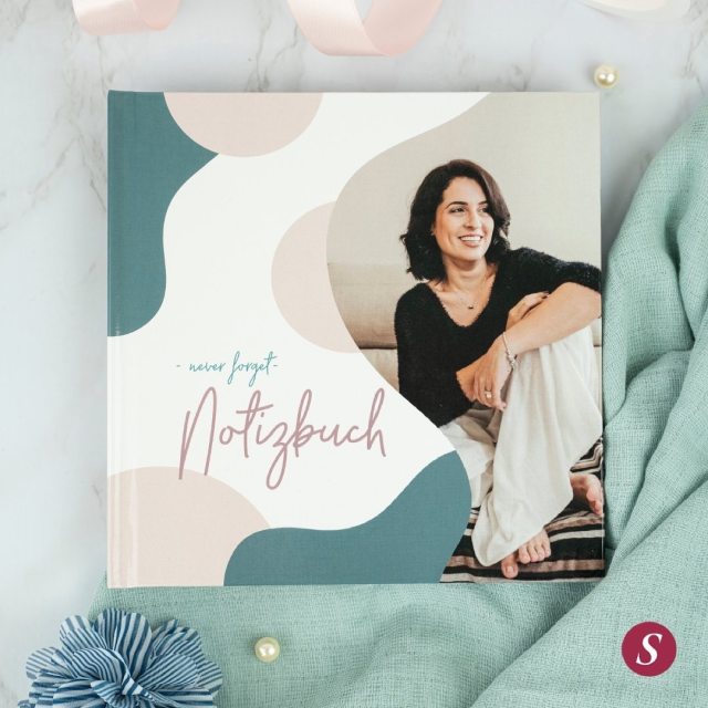 Fr Notizen, Skizzen, Rezepte, Gedanken, Adresse, Gedichte, Trume, Wnsche, Plne, To Dos oder als Tagebuch - unsere personalisierbaren Notizbcher sind vielfltig einsetzbar.  Wofr wrdet Ihr es einsetzen? #TagdesNotizbuchs#sendmoments #papierliebe #papeterieliebe #Fotokalender #Fotobuch #personalisiertegeschenke #mitLiebegemacht #MomentefurdieEwigkeit #momentedesGlucks #momentesammler #momentefesthalten #Tagebuch #Notizbuch
