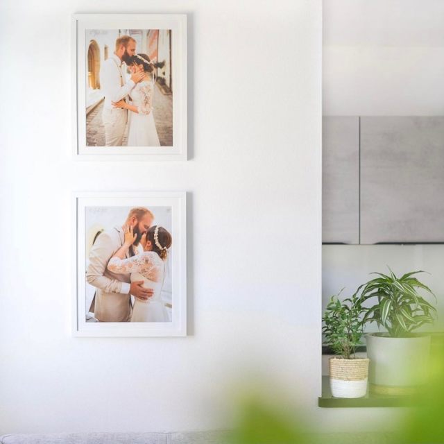 Momente fr die Ewigkeit  @fraeulein.diy hat sich die schnsten Momente ihrer standesamtlichen Trauung ins Wohnzimmer geholt. Eine wundervolle Erinnerung, die die beiden voller Vorfreude auf ihre Hochzeit im Sommer blicken lsst.Ihr seht unser Wandbild 