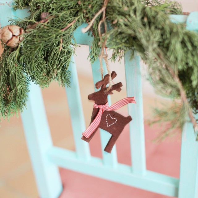 SEASON OF GIVING Es sind die kleinen Details, die fr die festliche Stimmung sorgen, oder!? ...#sendmoments #soon #happyholidays #weihnachtsgru #bilderbox #retrofotos #polaroid #geschenkideen #weihnachten #xmas #christmasmoments #weihnachtsgeschenke #weihnachtszeit #weihnachtsstimmung #letitsnow #seasonoflove #merryandbright #gifts #weihnachtspost #waitingforchristmas #countdowntochristmas #weihnachtenkannkommen #designedbysendmoments #christmasiscoming #beprepared #seasonofgiving