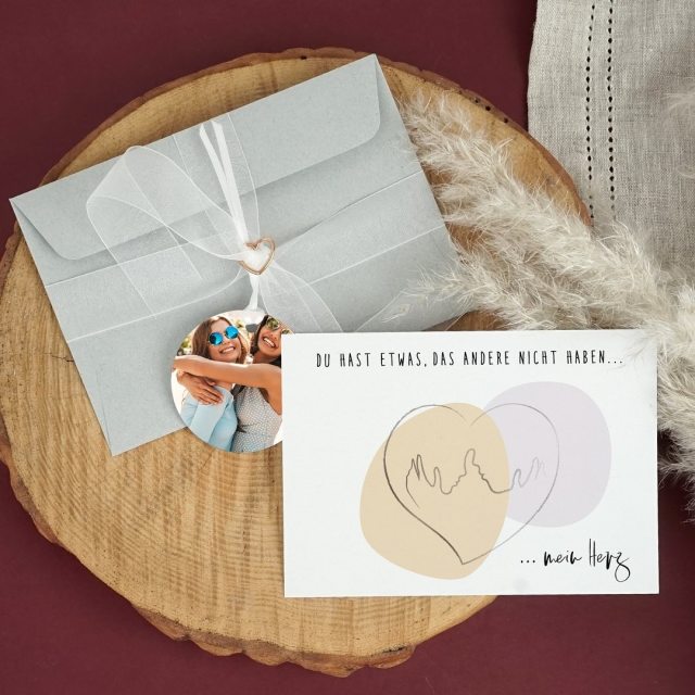 Lasst uns die Liebe feiern, die Freundschaft, das Freinanderdasein, das Trnentrocknen, Hndchenhalten, gut zureden, miteinander lachen.  Nutzt den Valentinstag besonders dieses Jahr, um Euren liebsten Freundinnen, Herzensmenschen und Eurer Family liebe und bestrkende Worte zu senden. Unsere Valentinstagskarten und individuelle Fotogeschenke findet ihr auf sendmoments.de/valentinstag  #sendmoments #Valentinstag #Valentinstag2021 #bemyvalentine #papeterie #papierliebe #papeterieliebe #familienglck #personalisiertegeschenke #mitLiebegemacht #MomentefurdieEwigikeit #momentedesGlucks #momentesammler #momentefesthalten #frimmer #wirzwei