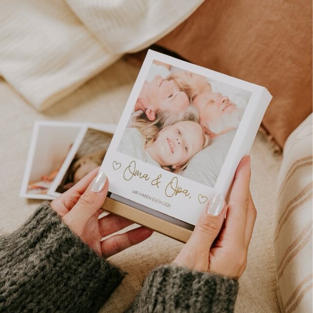 Eine Geschenkidee, die Herzen berhrt: Schenke Deinen Liebsten eine Bilderbox voller wertvoller Erinnerungen. #sendmoments #FeierdenMoment #Geschenk
