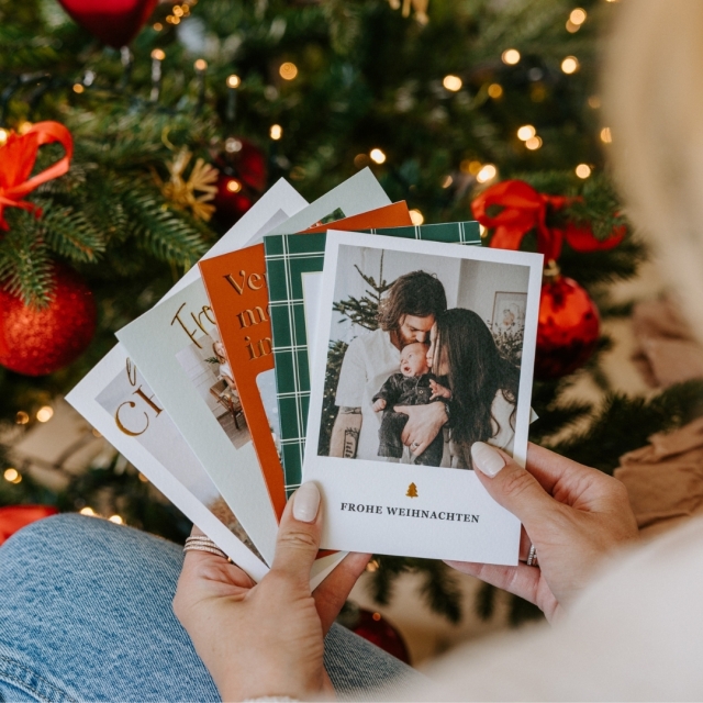 Weihnachtskarten fr jeden Geschmack: Ob Glanzvoll mit Veredelung,rustikal,besinnlich oder mit einer Fotocollagefr alle Deine Lieblingsfotos, bei uns findest Du die perfekte Weihnachtskarte. #sendmoments #FeierdenMoment #Weihnachtskarten