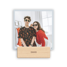Fotoaufsteller mit Fotokarten und graviertem Holzhalter