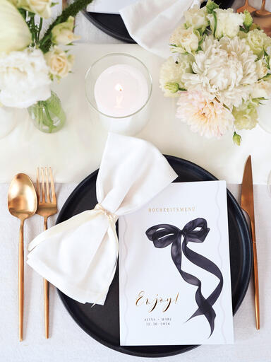 Hochzeitsmenükarte im Design Tender Florals